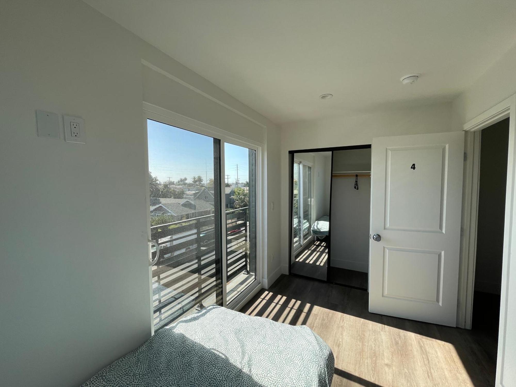 The Blue Hostel Los Angeles Exterior photo